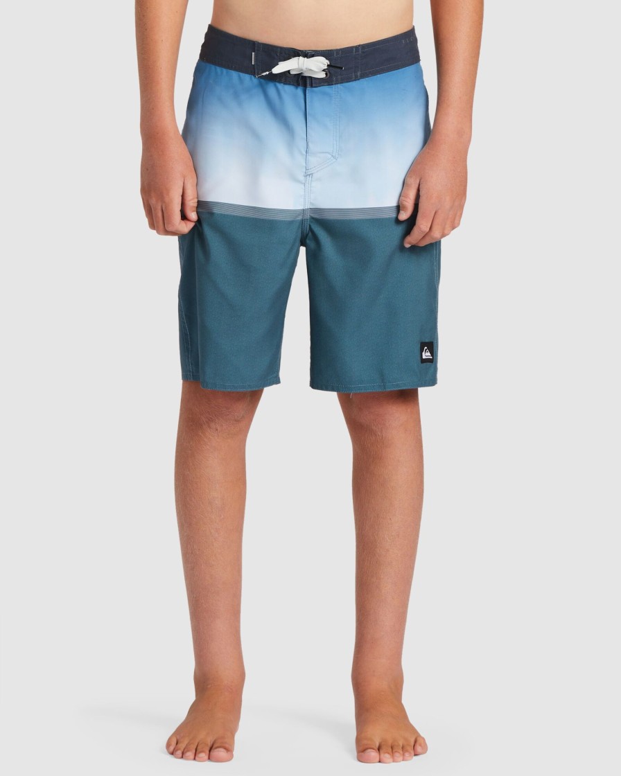 Youth QUIKSILVER Clothing | Boys 8-16 Everyday Division 17" Board Shorts