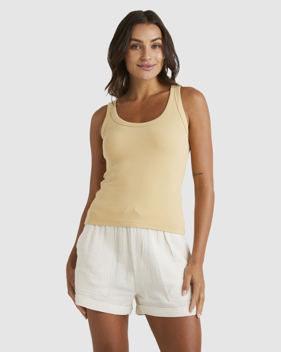 Women SPARE Tops | Scoop Action Tank