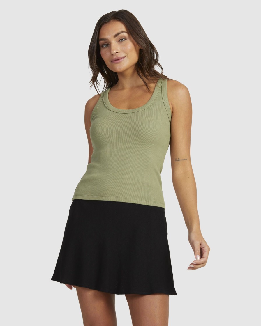 Women SPARE Tops | Scoop Action Tank