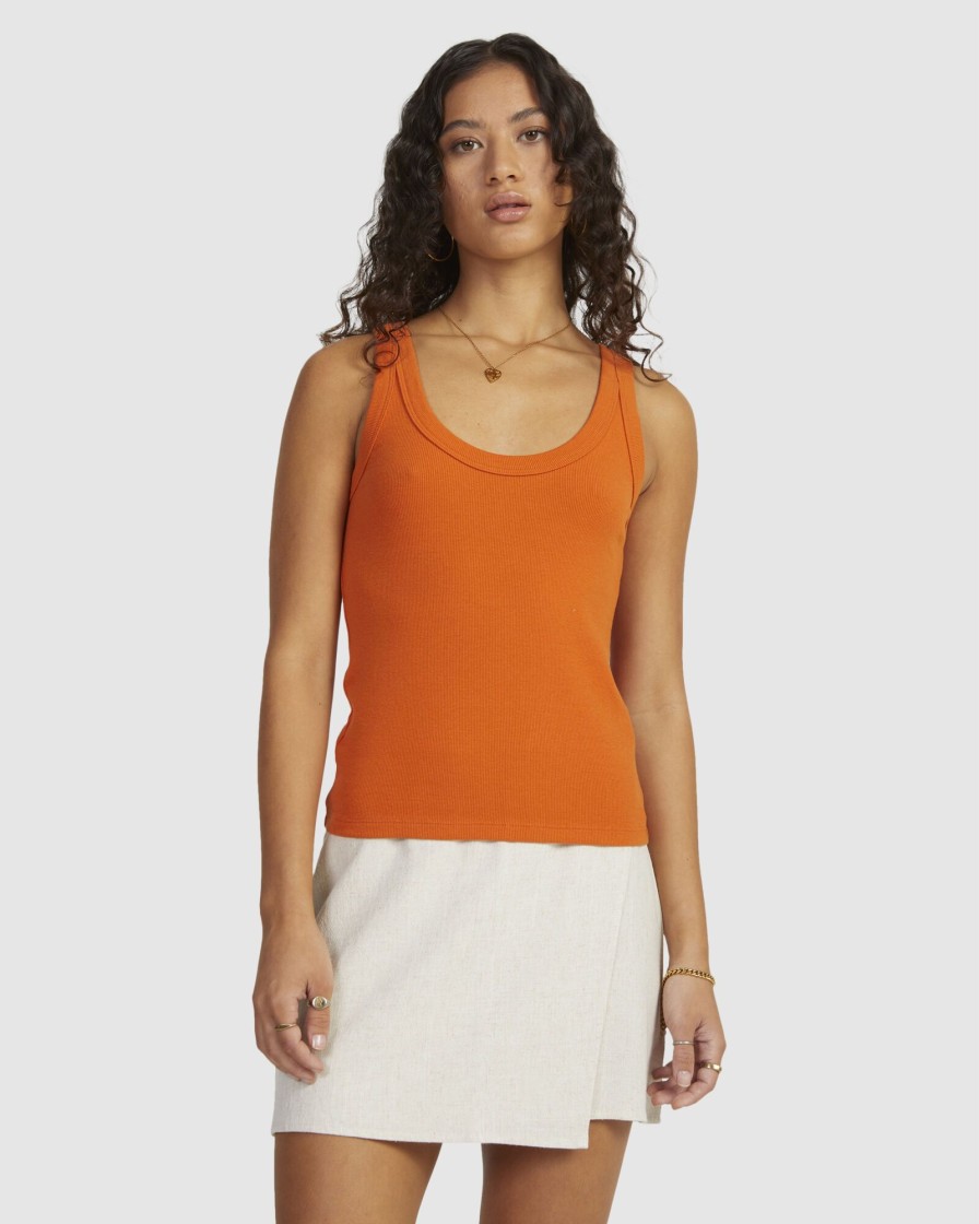 Women SPARE Tops | Scoop Action Tank